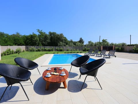 Haus Nina mit beheiztem Schwimmbad