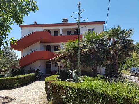 Ganze Wohnung in Ližnjan mit Möbliertem Balkon