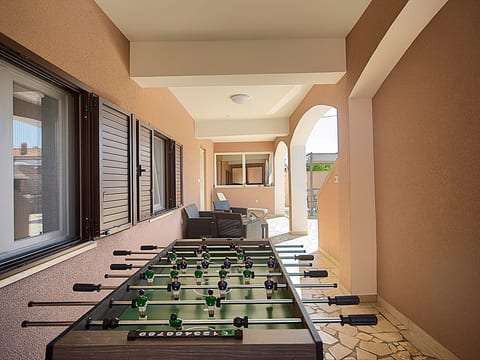 Villa mit Garten, Grill und Terrasse
