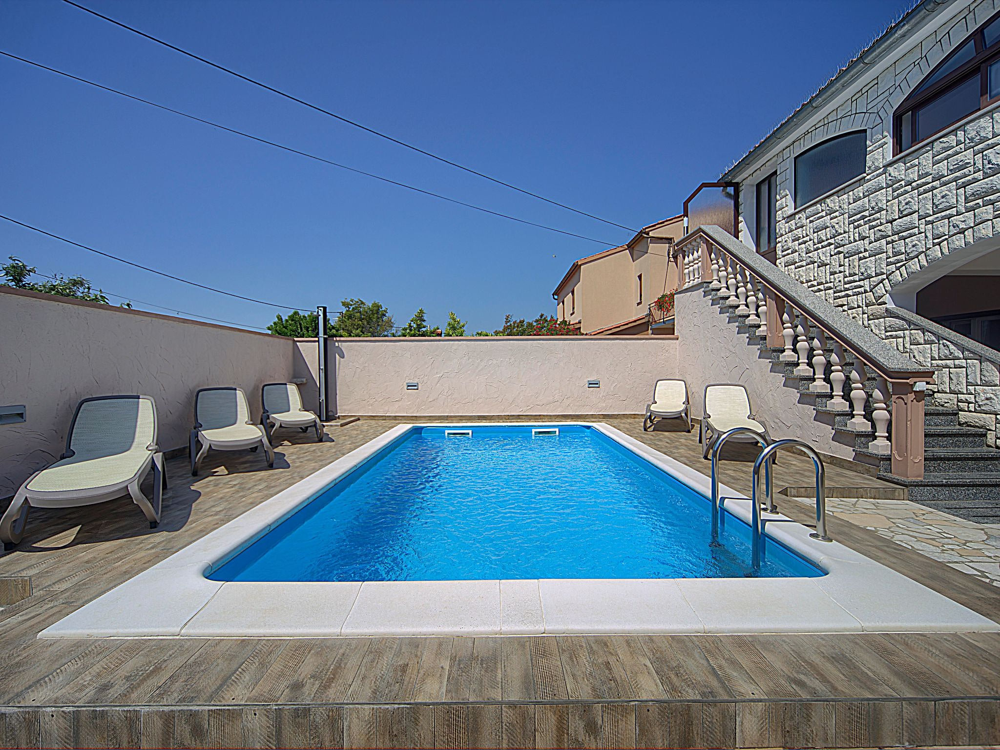 Villa mit Garten, Grill und Terrasse