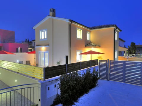 "Villa Amosa"