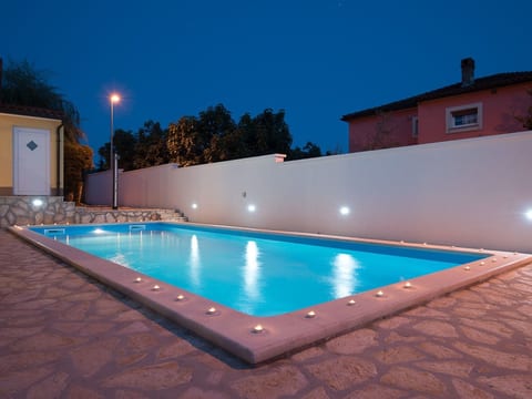 Ferienvilla mit Pool in Pula