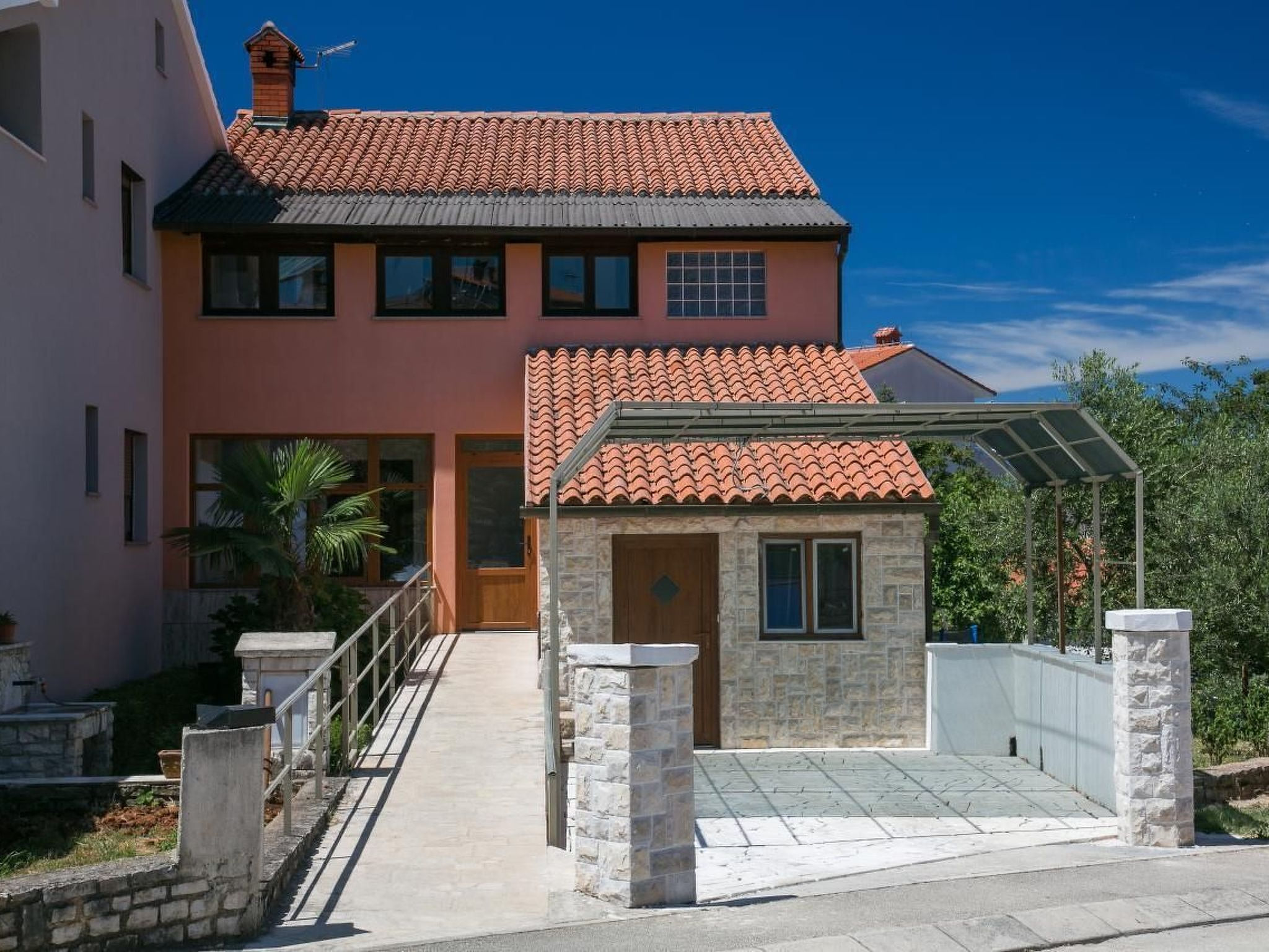 Appartement in Pula mit Terrasse, Garten und Grill
