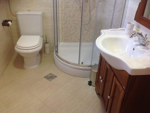 Appartement in Stoja mit Möbliertem Balkon