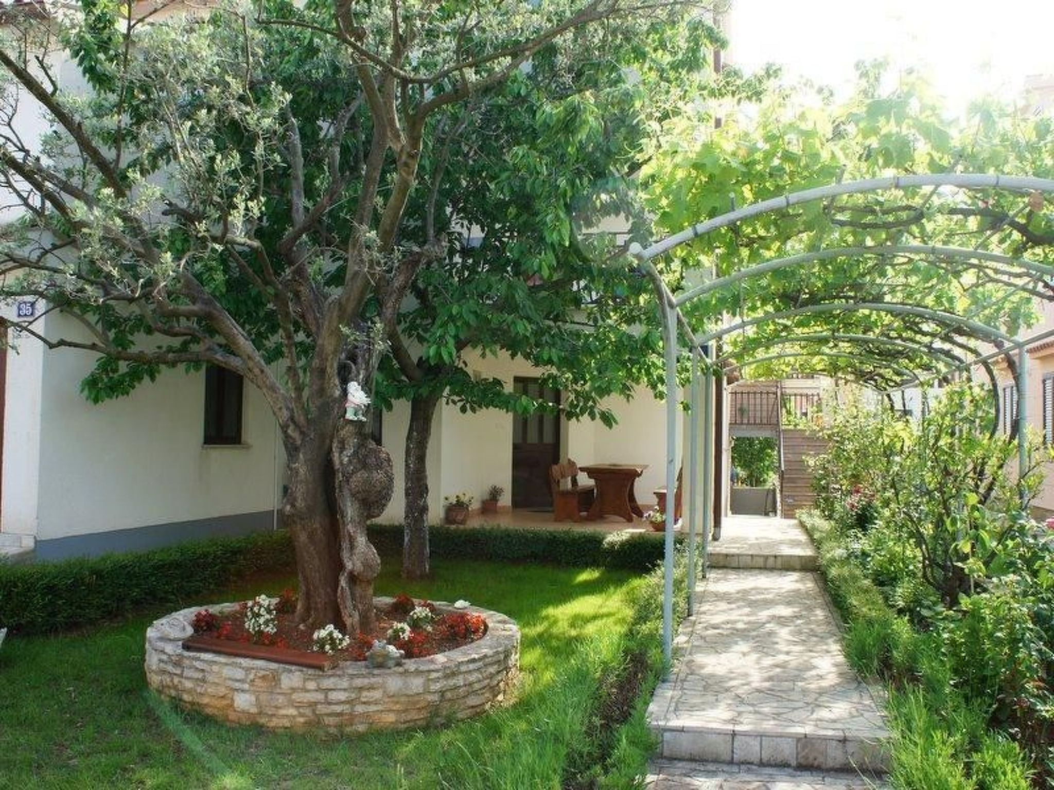 Wohnung in Fazana mit Garten, Grill und Terrasse