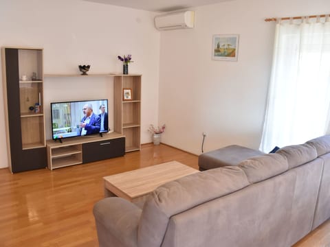 Ruhiges Ferienhaus mit Balkon und Garten
