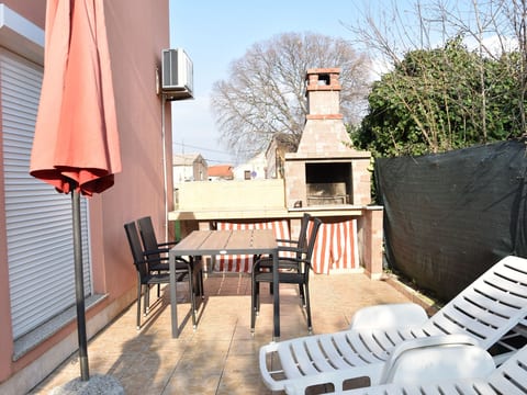 Ruhiges Ferienhaus mit Balkon und Garten