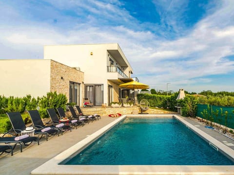 Neue New Villa Lana 40m2 Schwimmbad, Sauna, Whirlpool
