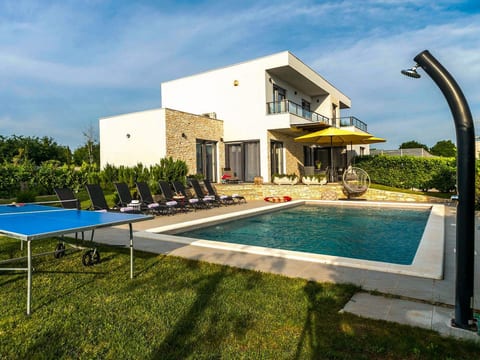 Neue New Villa Lana 40m2 Schwimmbad, Sauna, Whirlpool