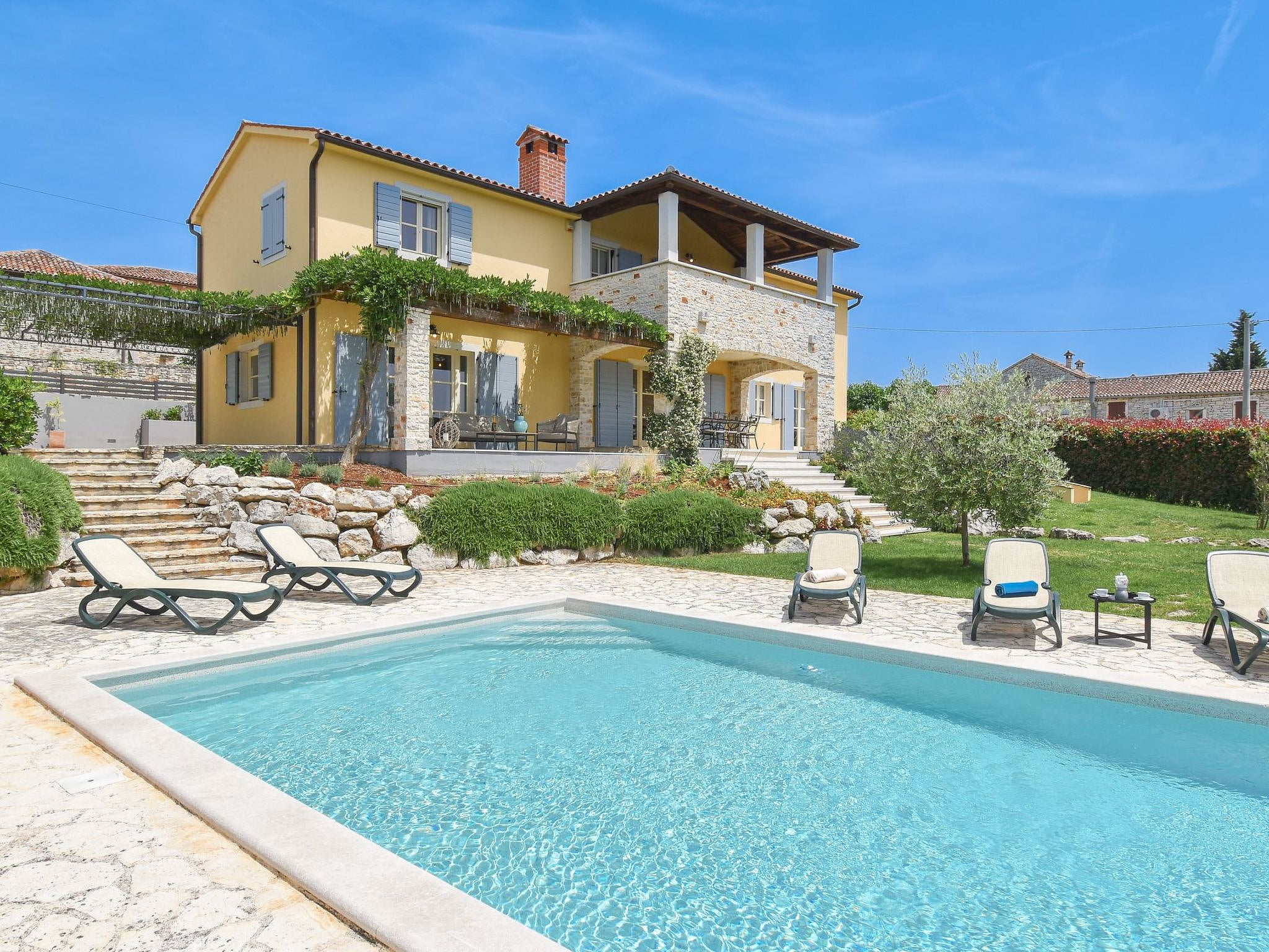 Luxusvilla "Azzurra" mit beheiztem Pool