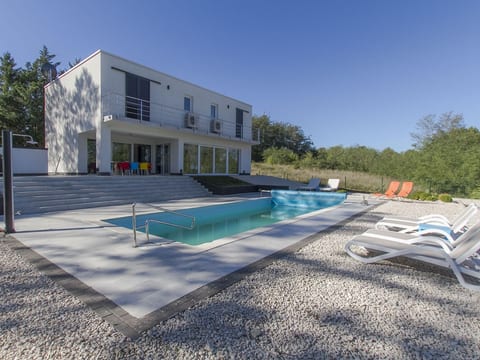 Villa mit Pool