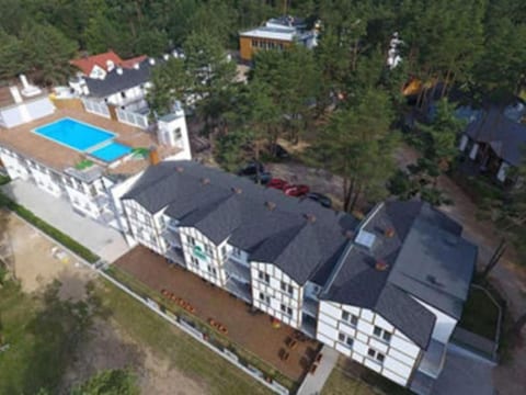 "Apartment 18B" mit Schwimmbad
