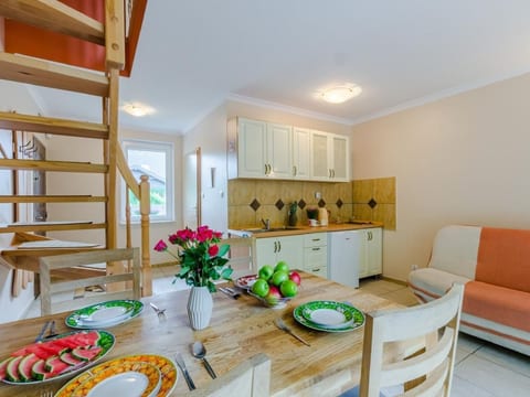 Wohnung mit Garten, Terrasse und Grill
