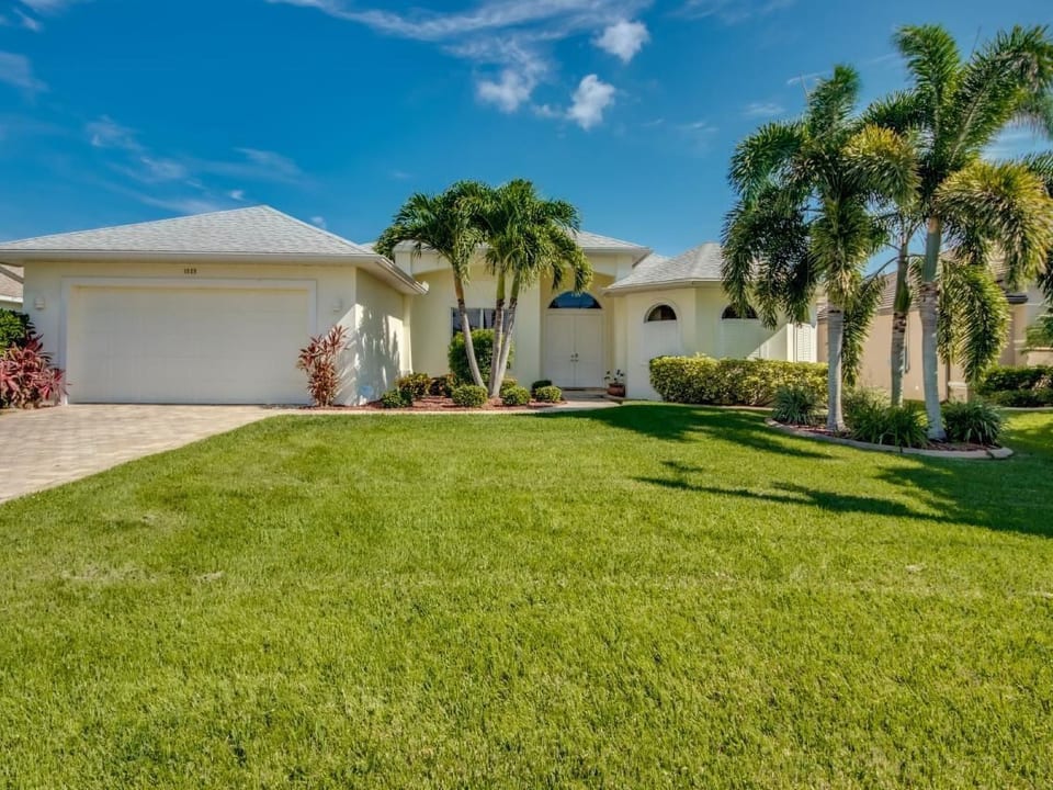 La Favorita - Cape Coral