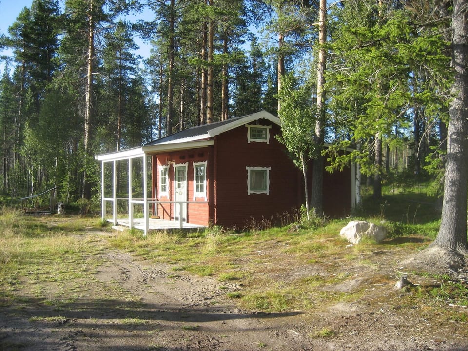 Schwedisches Holzhaus mit Grill und Terrasse - Arvidsjaur