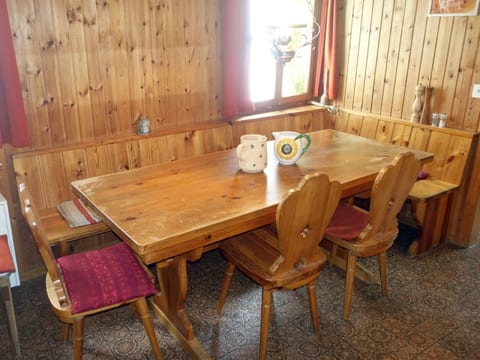 das schiefe Haus