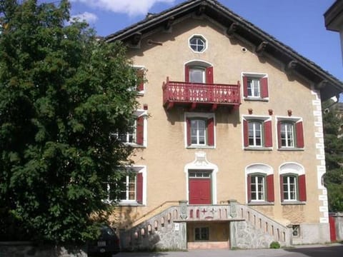 Chesa Lagrev-Schucan