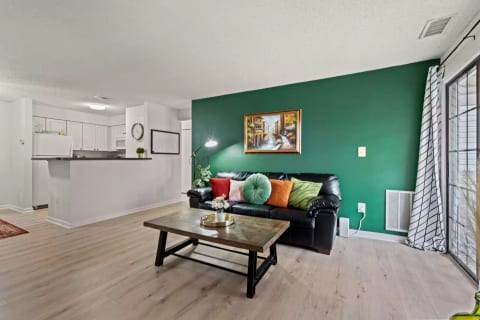 Quiet Condo~Ideal for long stays