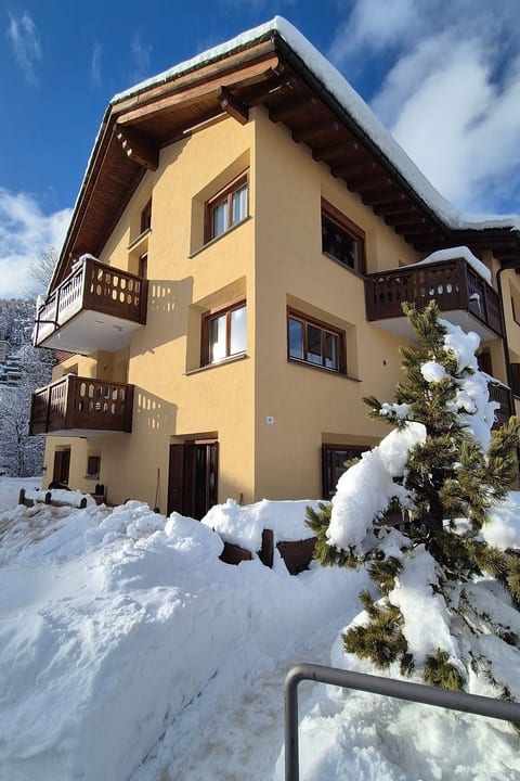 Ludains 4, APT. 25