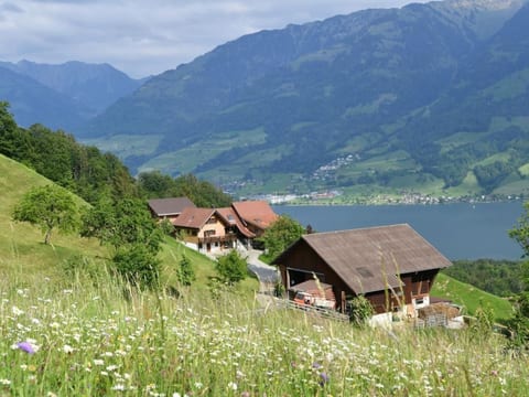 Holzhaus auf Lamahof