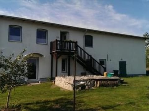 Familienfreundliche Wohnung in Vorland mit Garten