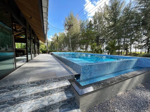 Villa mit Infinity-Pool
