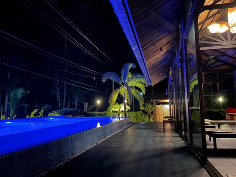 Villa mit Infinity-Pool