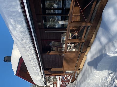 Landhaus auf großem Rasengrundstück