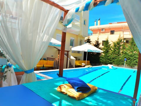 Ferienvilla mit Pool in Loutraki