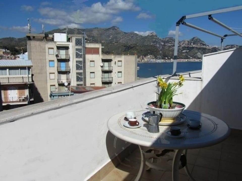 Wohnung mit Wasserblick - Castelmola