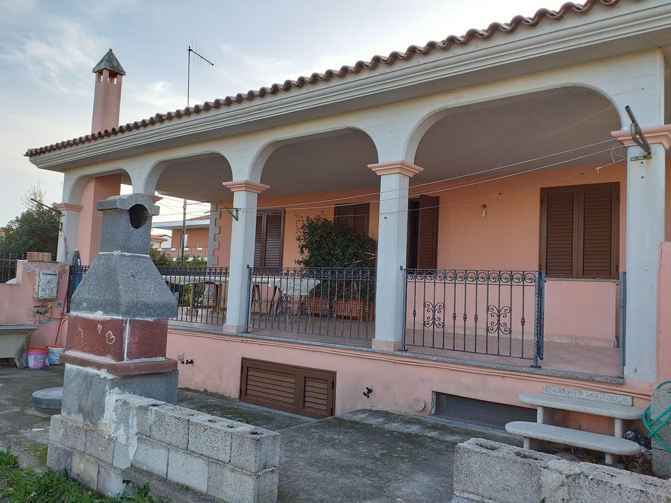 Haus in La Caletta mit privatem Parkplatz - La Caletta