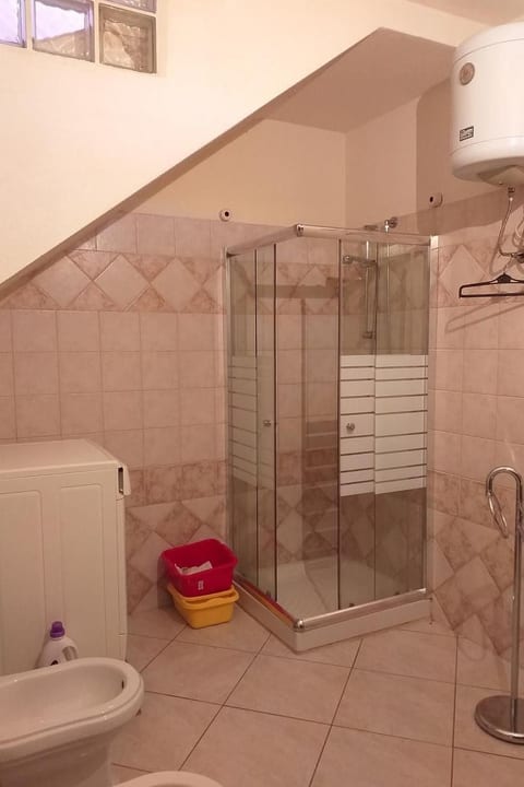 Wohnung in La Caletta mit Grill