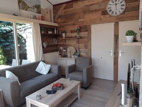 Wunderschönes Haus mit Pool, Garten und Grill