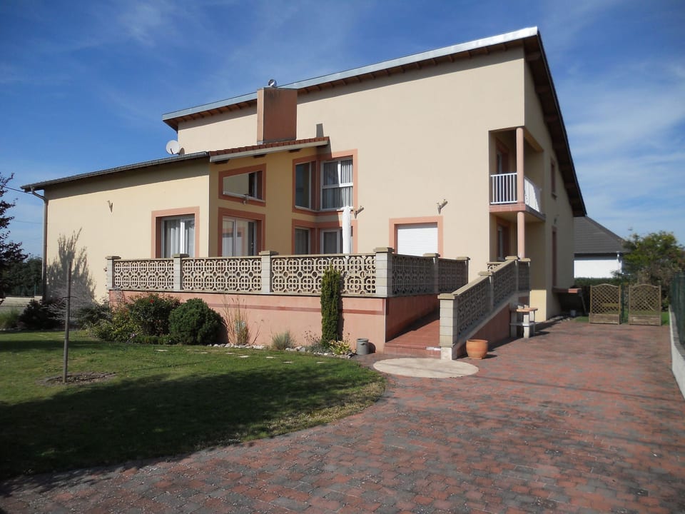 für 6 Personen + 1 Kind ca. 188 m&sup2;in Damelevières, Lothringen (Meurthe-et- - Damelevières