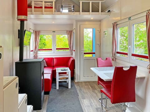 Ein echtes Minihaus auf Rädern - perfekt für Urlaub und Probewohnen