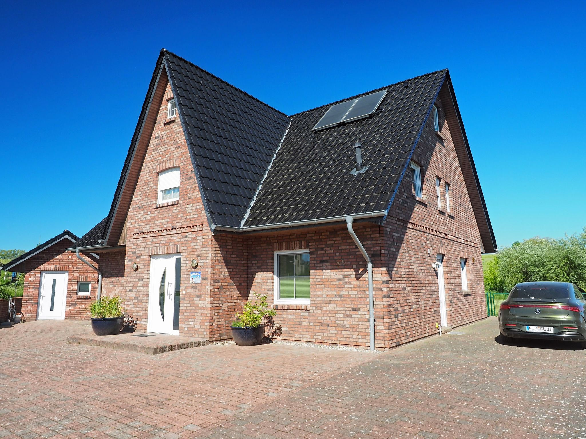 Geräumige Ferienvilla Jenny am Strand mit Pool