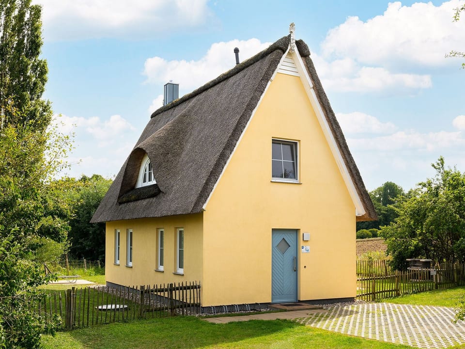 Reethaus Schwan mit großem Grundstück - Hohenkirchen