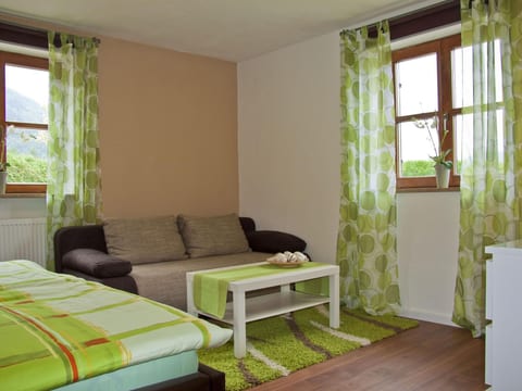 Appartement mit Terrasse