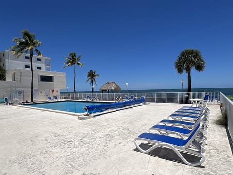 Bird of Paradise: Oceanfront Condo 3 BR, 2 BA with Heated Pool