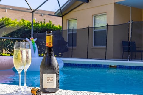 5BR Disney Pool Home • 2 Kings • Spa • Sleeps 10 image 4