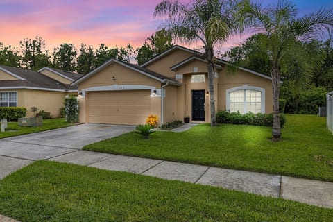 5BR Disney Pool Home • 2 Kings • Spa • Sleeps 10 image 2