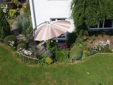 Appartement in Beuren mit Terrasse und Grill