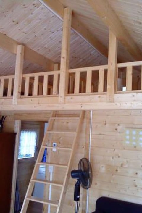 Kleines gemütliches Ferienhaus im Blockhausstil