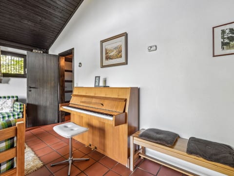George Countryhouse