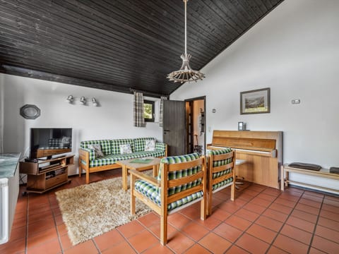 George Countryhouse