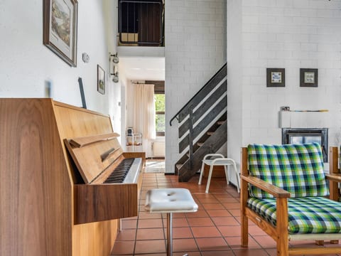 George Countryhouse