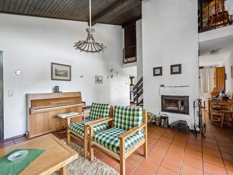 George Countryhouse