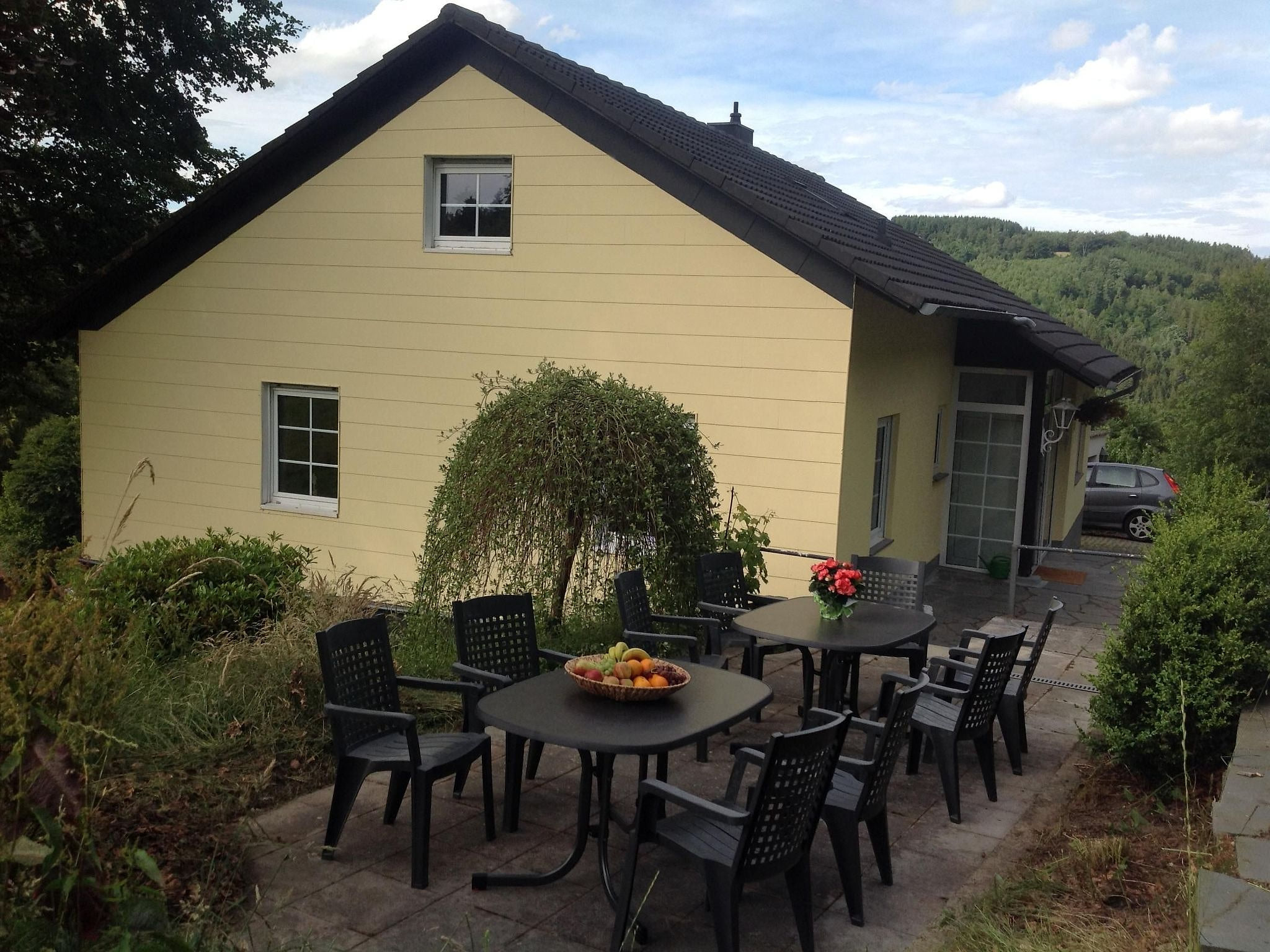Großes, modernes Ferienhaus mit Terrasse