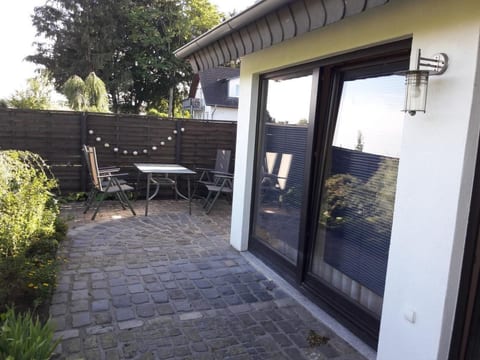 Kleines Ferienhaus in Hermülheim mit Garten