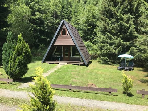 Tolles Ferienhaus mit Garten, Grill und Parkplatz
